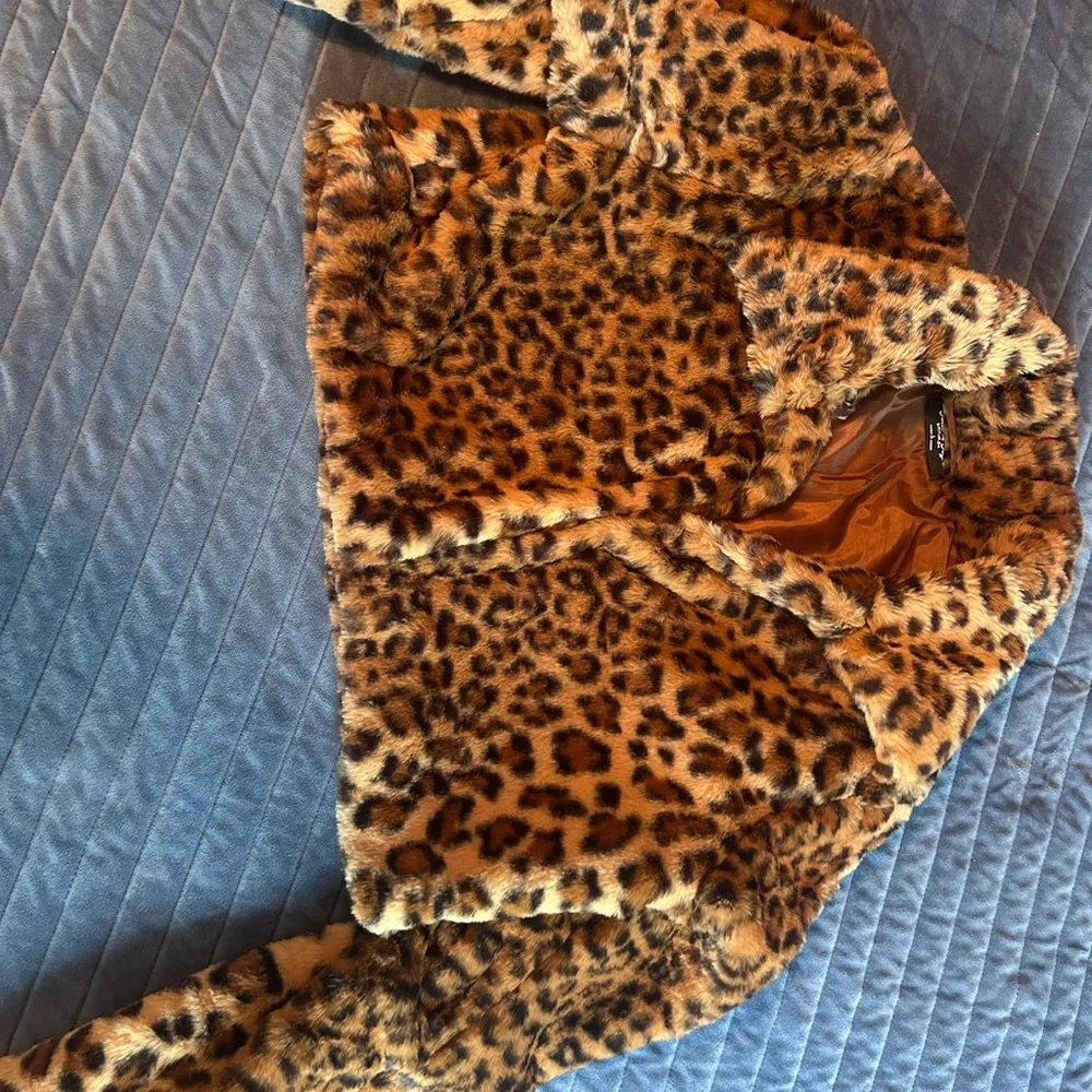 Leopard Print Faux Fur Jacket - Picture 2 of 5